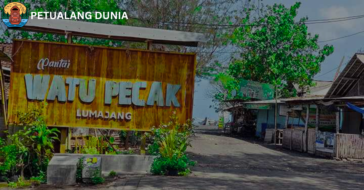 Pantai Watu Pecak - Petualang Dunia