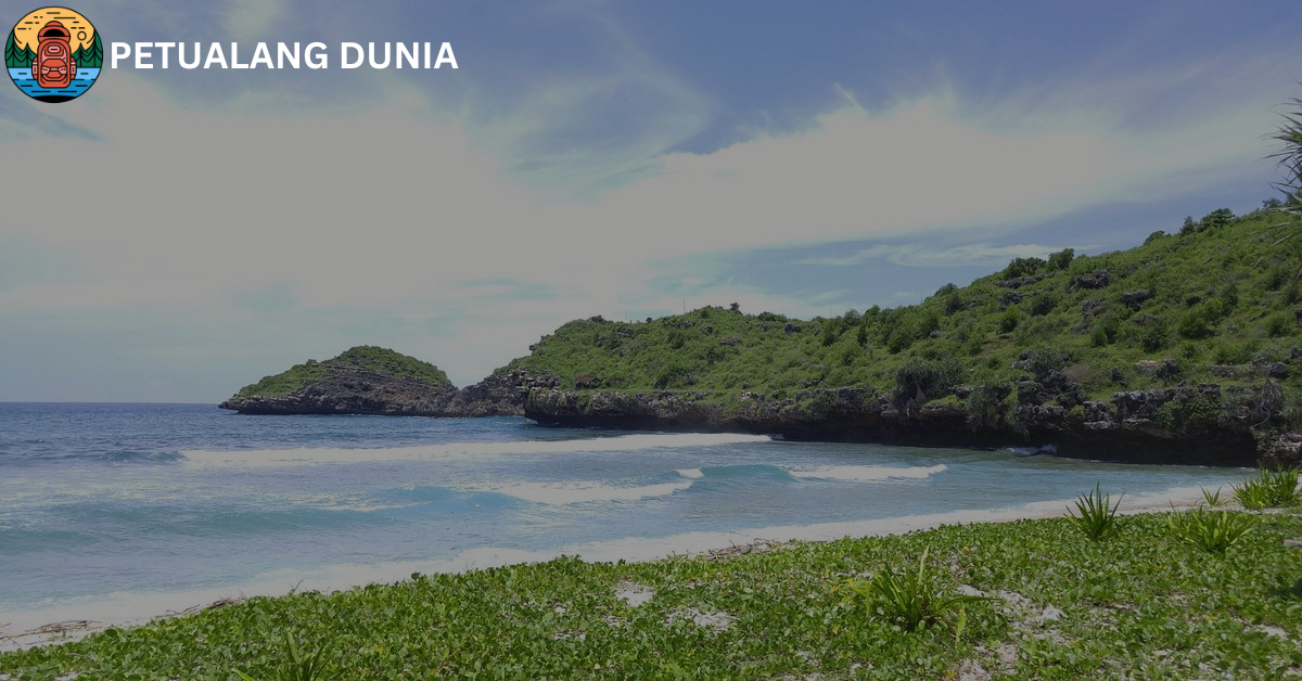 Pantai Srau - Petualang Dunia