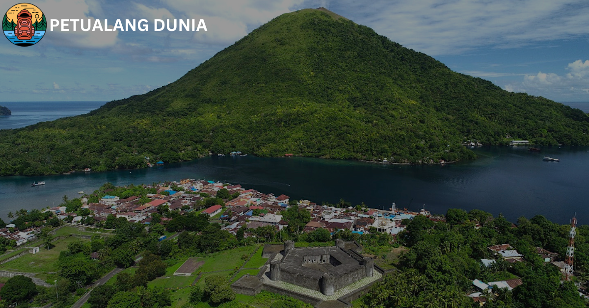 Pulau Banda Neira - Petualang Dunia