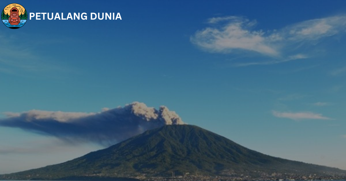 Gunung Gamalama - Petualang Dunia