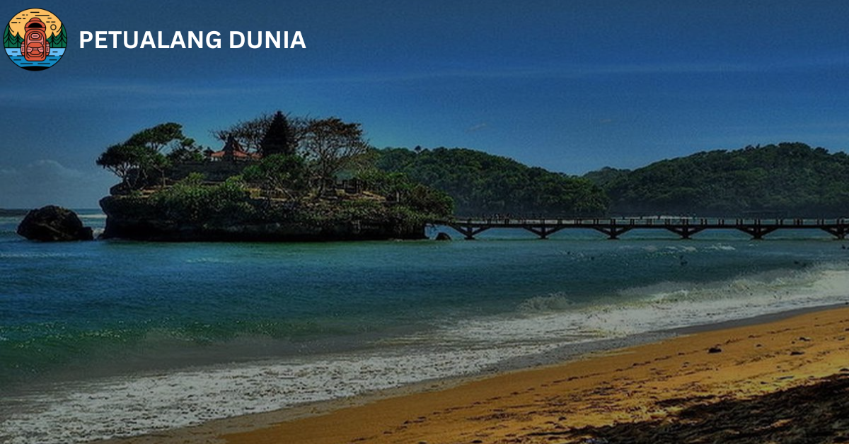 Pantai Balekambang - Petualang Dunia